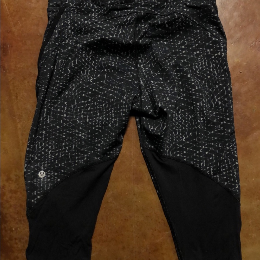 Lululemon Real Quick Crop Samba Snake